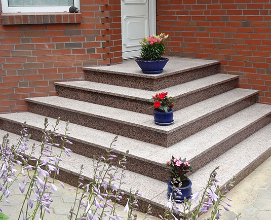 Treppe aus Naturstein